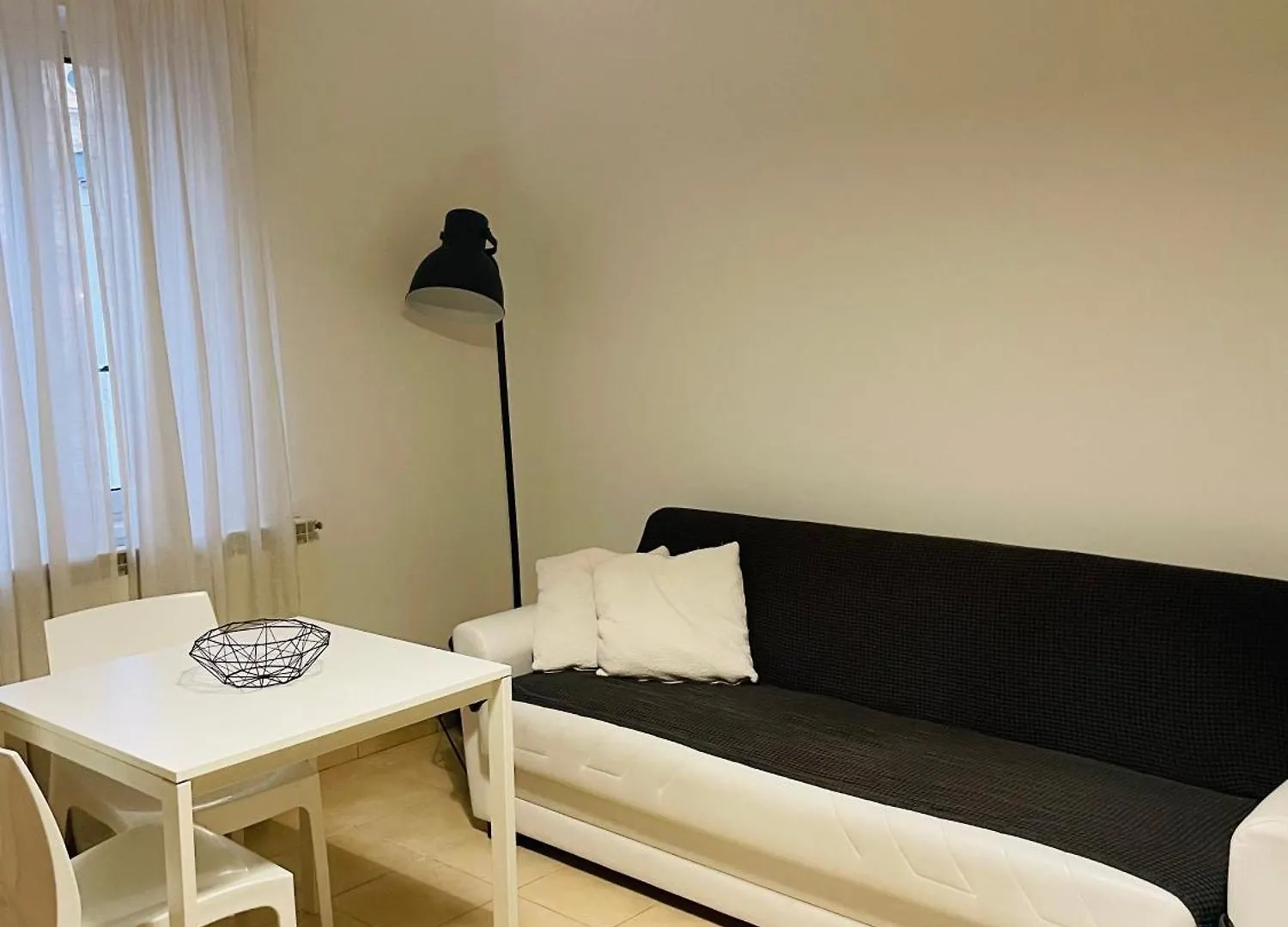 Pretty Little Home Milan Apartment